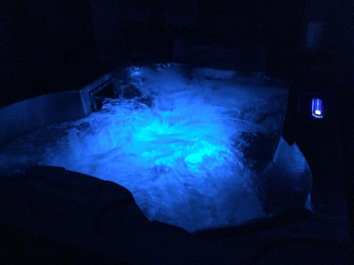 Suite Jacuzzi "Spa Privatif " Appartement Jacuzzi ตูลูส ภายนอก รูปภาพ